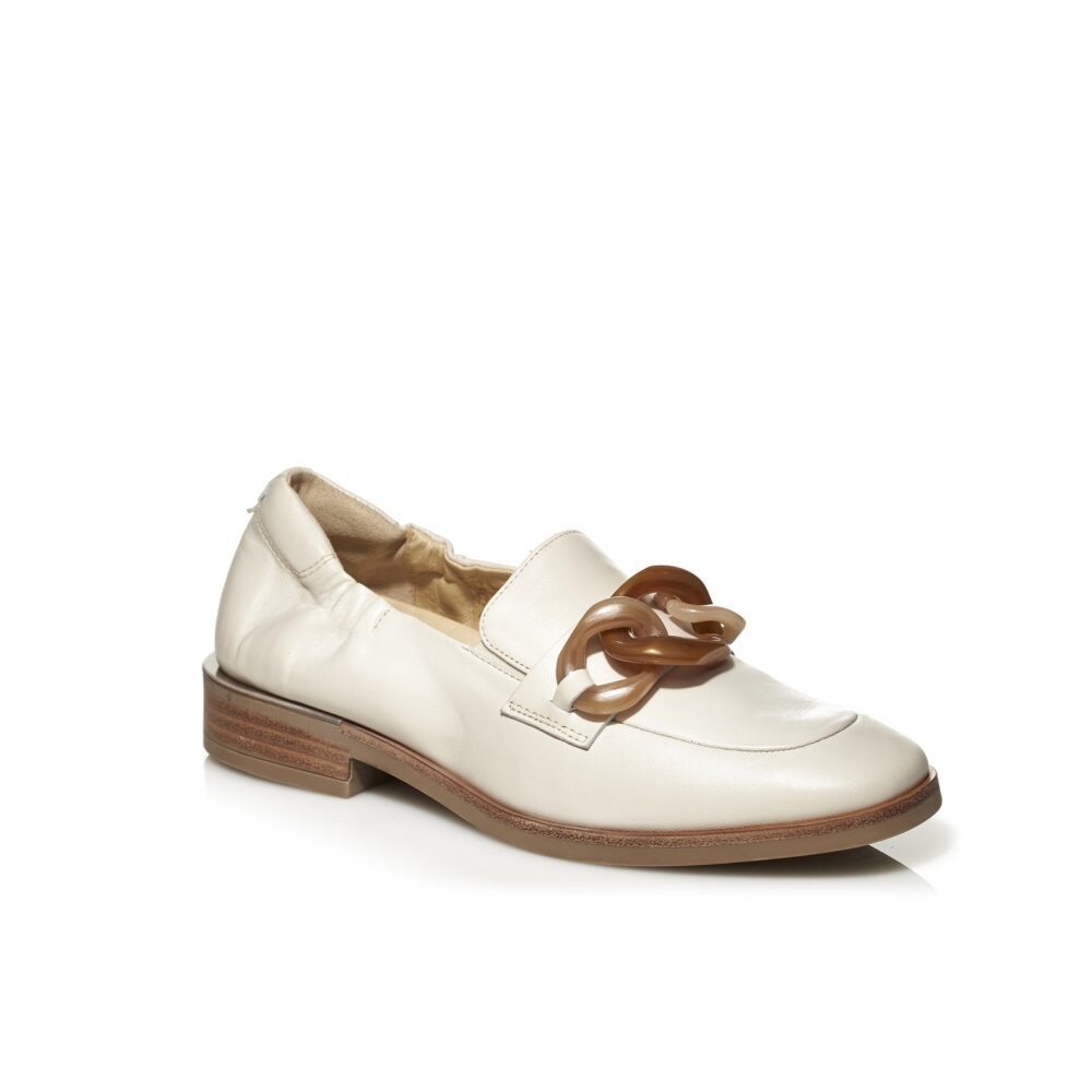 Softwaves loafers in color creme with trim on top