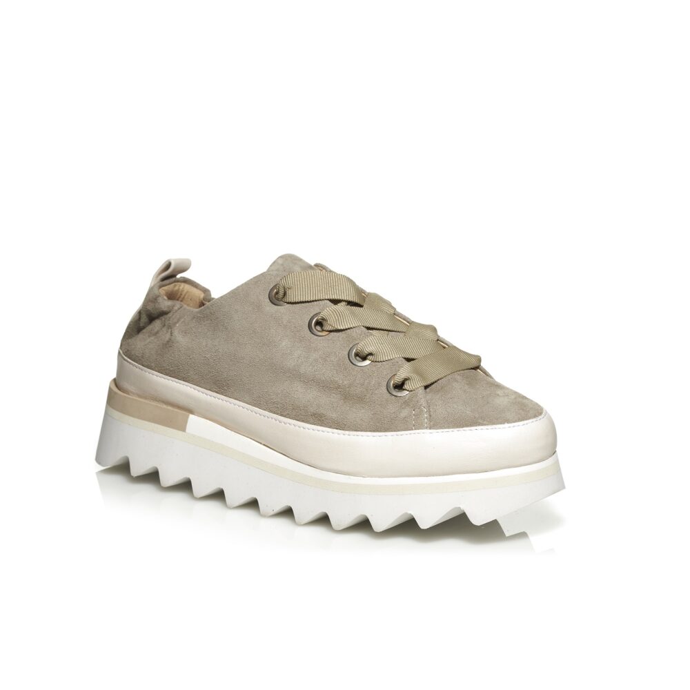 softwaves sneakers in soft leather color kaki very confortable and light