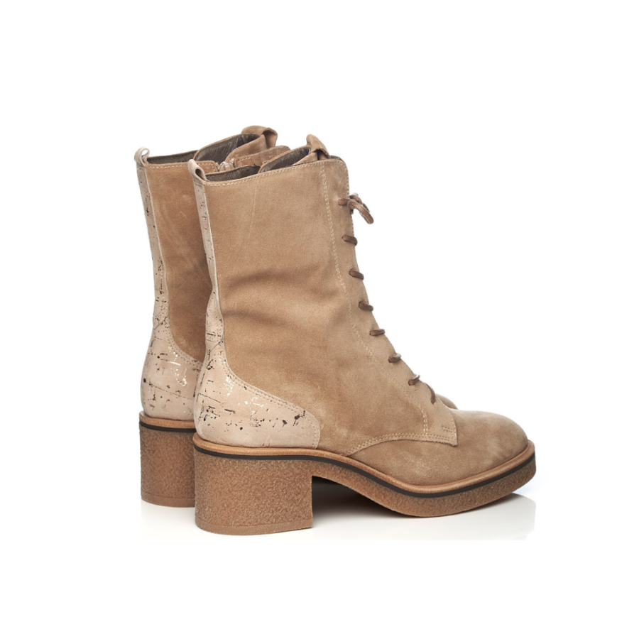 Flat boot with laces in leather velour creme/Sahara very confy