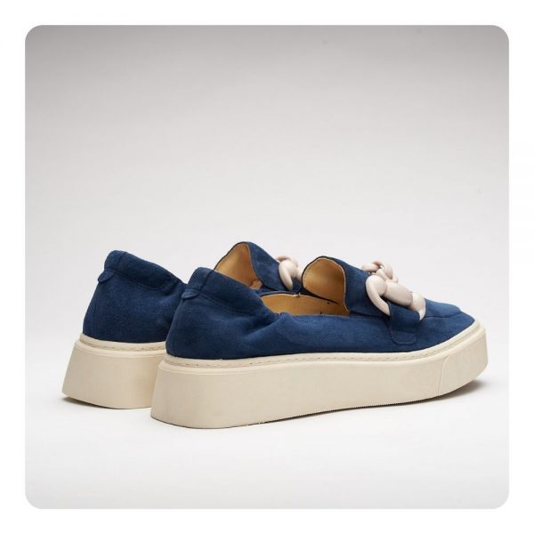 Softwaves loafers in soft velour with a trim on the top, very light